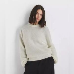 Off White Wool Super Soft Scoop Neck Sweater size S